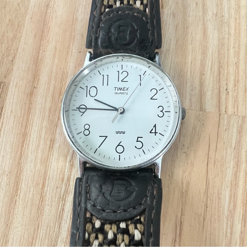 Vintage Timex silver tone brown leather watch NEW BATTERY